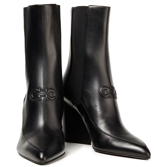 NWT FERRAGAMO Marineo Gancini leather ankle boots - size 6 - Picture 1 of 9
